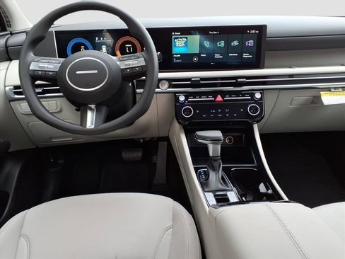 New 2026 Hyundai Tucson SEL FWD image 8