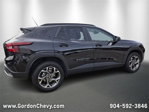 Certified 2025 Chevrolet Trax LT image 5