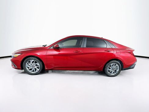Used 2024 Hyundai Elantra SEL FWD image 6