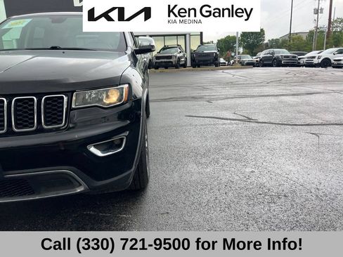 Used 2017 Jeep Grand Cherokee Limited AWD/4WD image 19