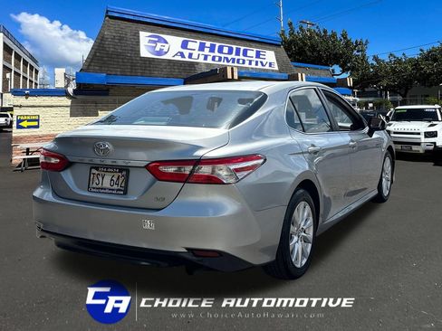 Used 2019 Toyota Camry LE FWD image 8