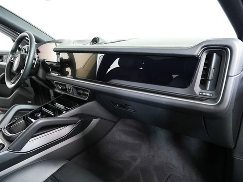 New 2026 Porsche Cayenne Coupe image 25