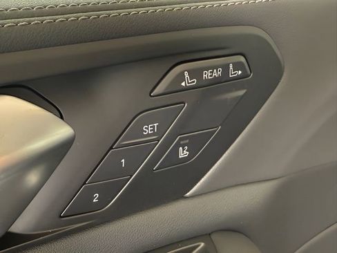 Used 2026 BMW X7 xDrive40i w/ M Sport Package image 17