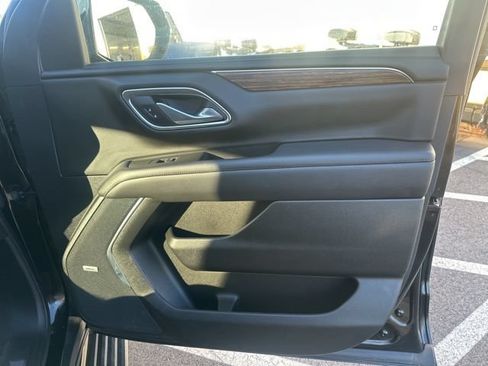 Used 2023 Chevrolet Tahoe High Country AWD/4WD image 11