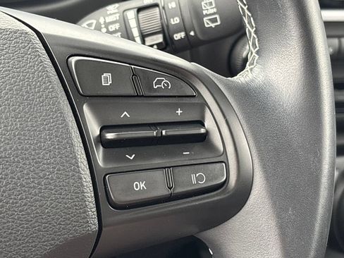 Certified 2023 Hyundai Venue Limited FWD image 16