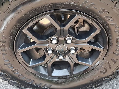 Certified 2024 Jeep Wrangler Unlimited AWD/4WD image 8