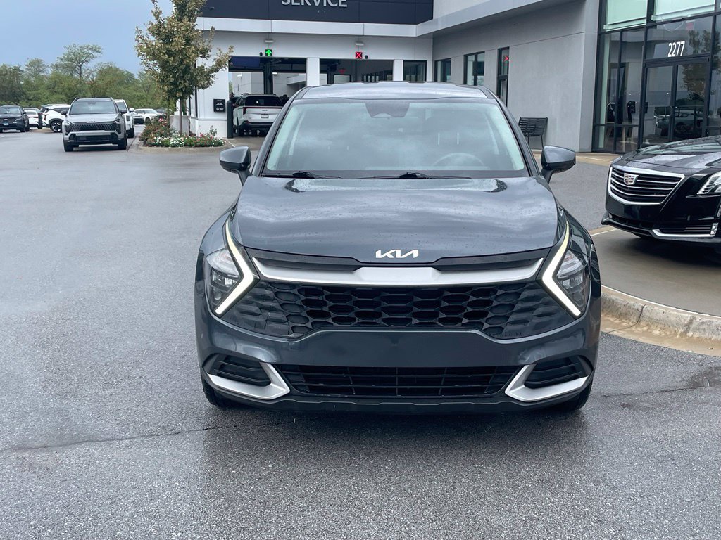 Used 2023 Kia Sportage LX FWD image 2