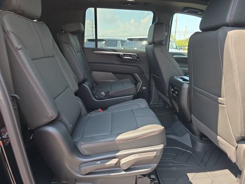 New 2026 Chevrolet Suburban RST w/ RST Capability Package AWD/4WD image 15