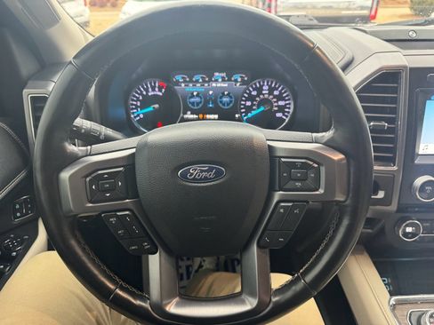 Used 2018 Ford Expedition Platinum image 19