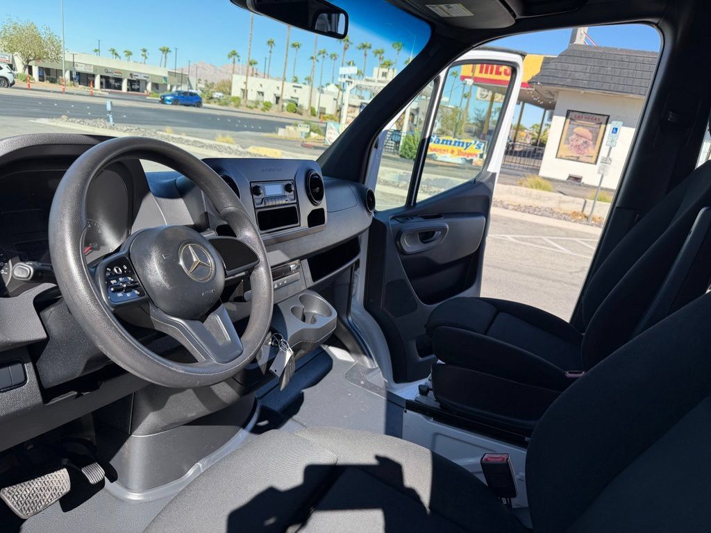 Used 2019 Mercedes-Benz Sprinter 144 image 30