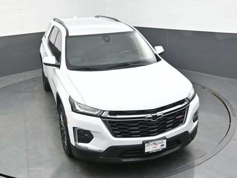 Used 2023 Chevrolet Traverse RS image 33