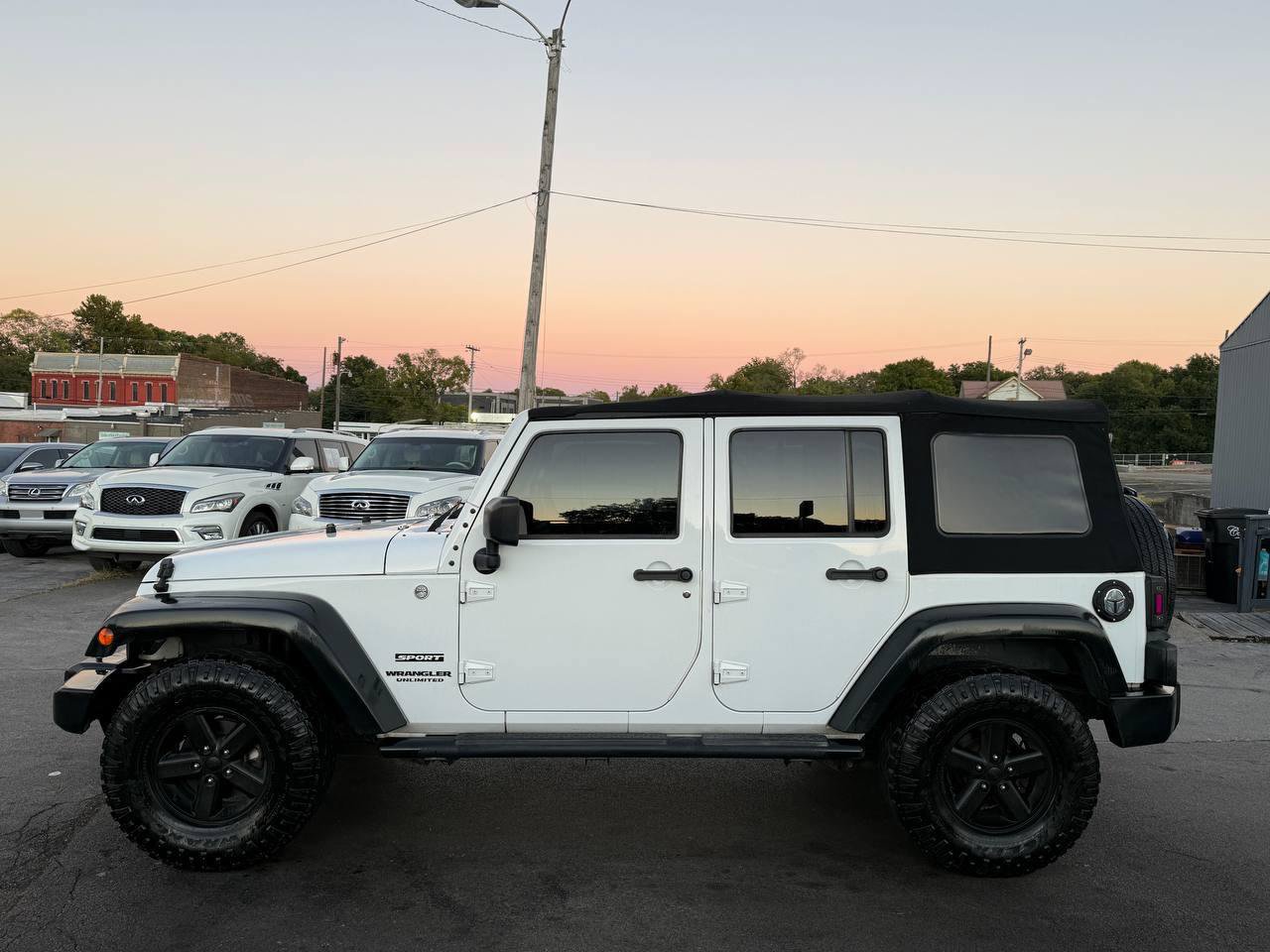 Used 2014 Jeep Wrangler Unlimited Sport w/ Quick Order Package 24S AWD/4WD image 7