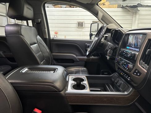 Used 2018 GMC Sierra 3500 Denali w/ Duramax Plus Package AWD/4WD image 26
