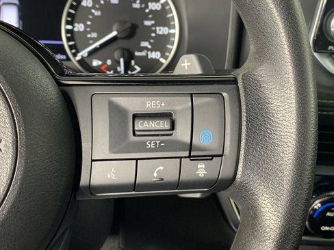Used 2023 Nissan Rogue SV FWD image 19