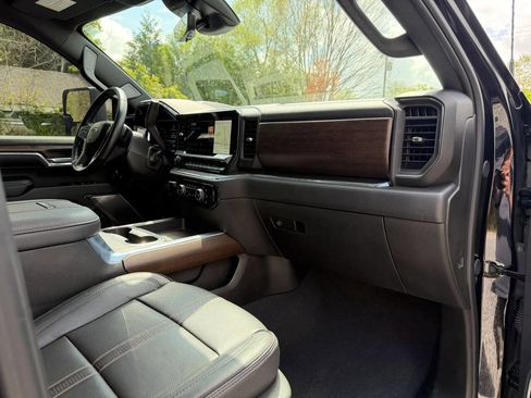 Used 2024 Chevrolet Silverado 2500 High Country w/ High Country Premium Package image 22