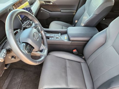 Used 2024 Lexus GX 550 w/ Accessory Package (Z1) AWD/4WD image 21