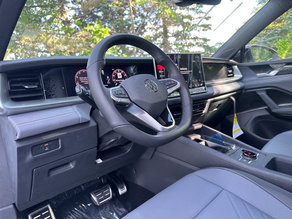 New 2026 Volkswagen Tiguan SE R-Line AWD/4WD image 11