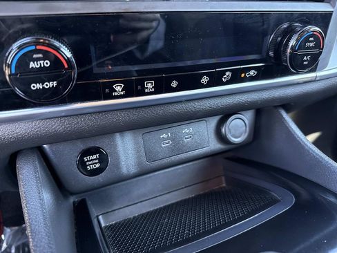 Used 2024 Nissan Rogue SV image 24