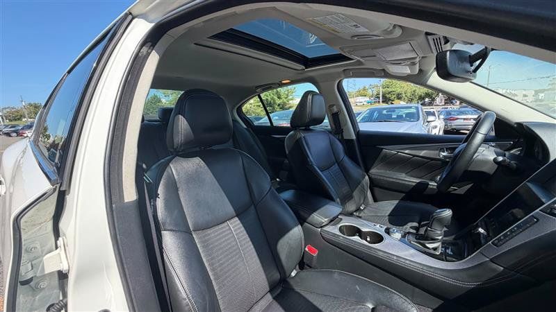 Used 2019 INFINITI Q50 Signature Edition w/ Cargo Package (L96) RWD image 8