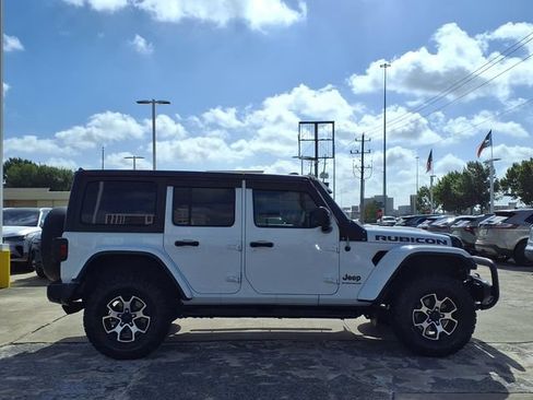 Used 2023 Jeep Wrangler Unlimited Rubicon w/ Cold Weather Group AWD/4WD image 21