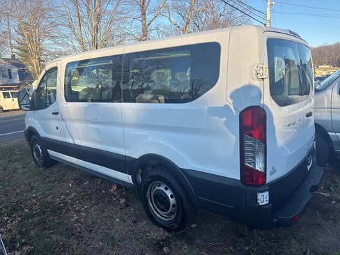 Used 2017 Ford Transit 150 XL image 9