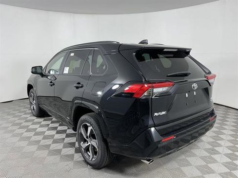 New 2025 Toyota RAV4 SE image 5