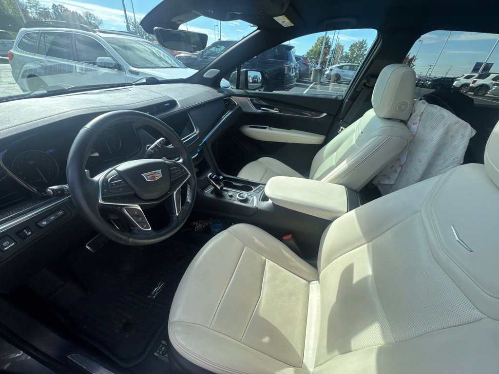 Used 2022 Cadillac XT5 Sportv w/ Technology Package AWD/4WD image 9
