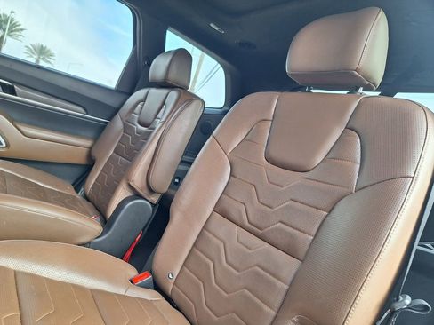 Used 2022 Kia Telluride SX w/ SX Prestige Package image 25