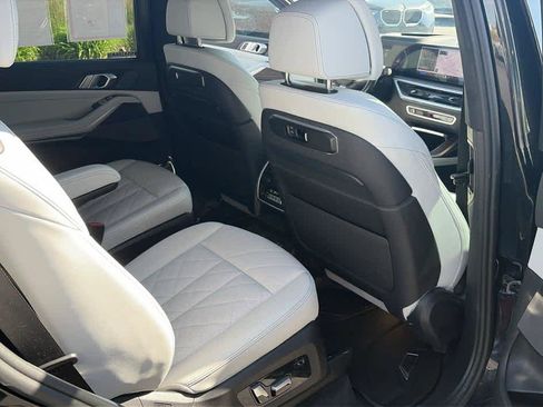 Used 2024 BMW X7 xDrive40i w/ M Sport Package AWD/4WD image 24