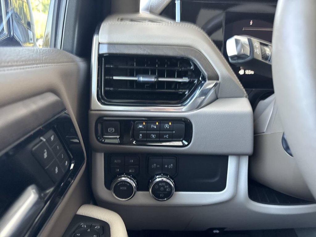 Certified 2026 GMC Yukon Denali w/ Sun & Power Step Package AWD/4WD image 18