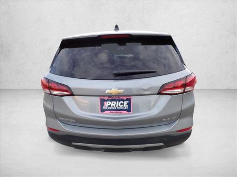 Used 2024 Chevrolet Equinox LT image 3