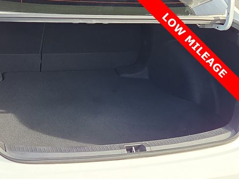 Used 2021 Toyota Corolla SE image 9