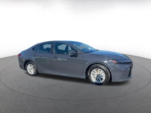 Used 2025 Toyota Camry LE image 2