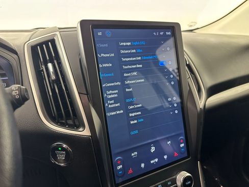 Used 2024 Ford Edge SEL image 16
