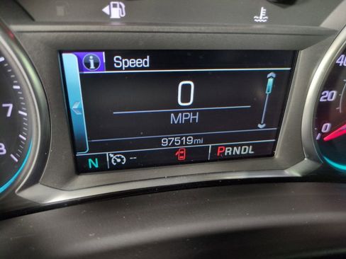 Used 2018 Chevrolet Equinox Premier image 16