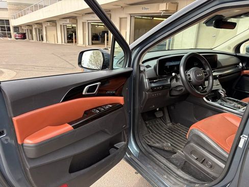 Used 2023 Kia Carnival SX Prestige image 12