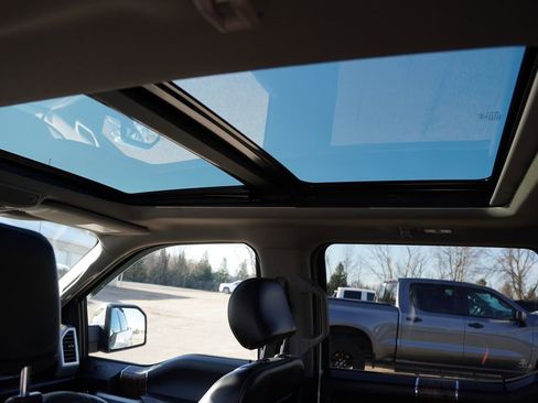 Used 2018 Ford F150 Lariat w/ Equipment Group 502A Luxury image 5