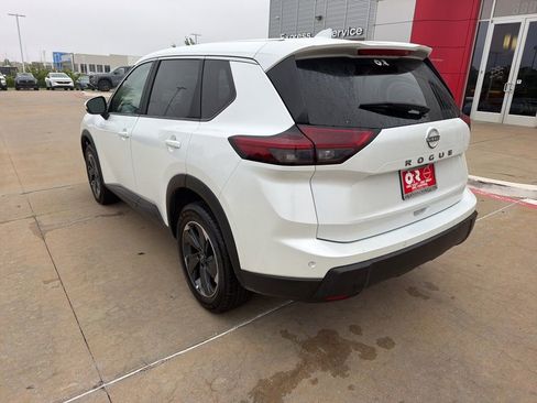 Used 2025 Nissan Rogue SV FWD image 3