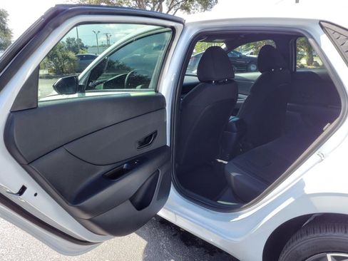 Certified 2025 Hyundai Elantra Sport image 7