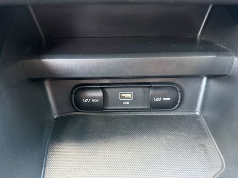 Used 2025 Kia Soul LX w/ LX Technology Package FWD image 26