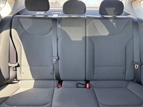 Used 2025 Kia K4 LXS image 37