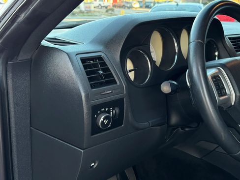 Used 2014 Dodge Challenger R/T Plus image 21