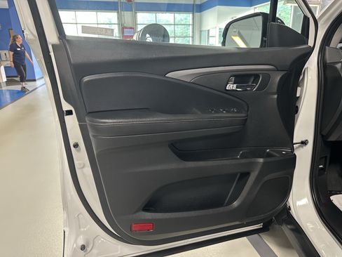 Used 2023 Honda Ridgeline Sport image 21