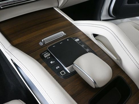 Used 2025 Mercedes-Benz GLE 350 4MATIC image 16