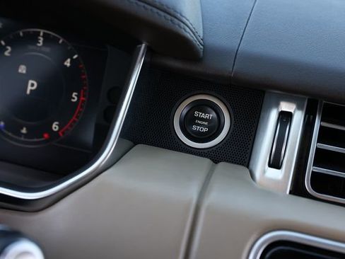 Used 2018 Land Rover Range Rover HSE image 36