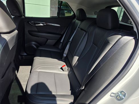Used 2024 Buick Envision Preferred AWD/4WD image 11