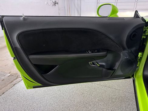 Used 2015 Dodge Challenger SRT Hellcat RWD image 35