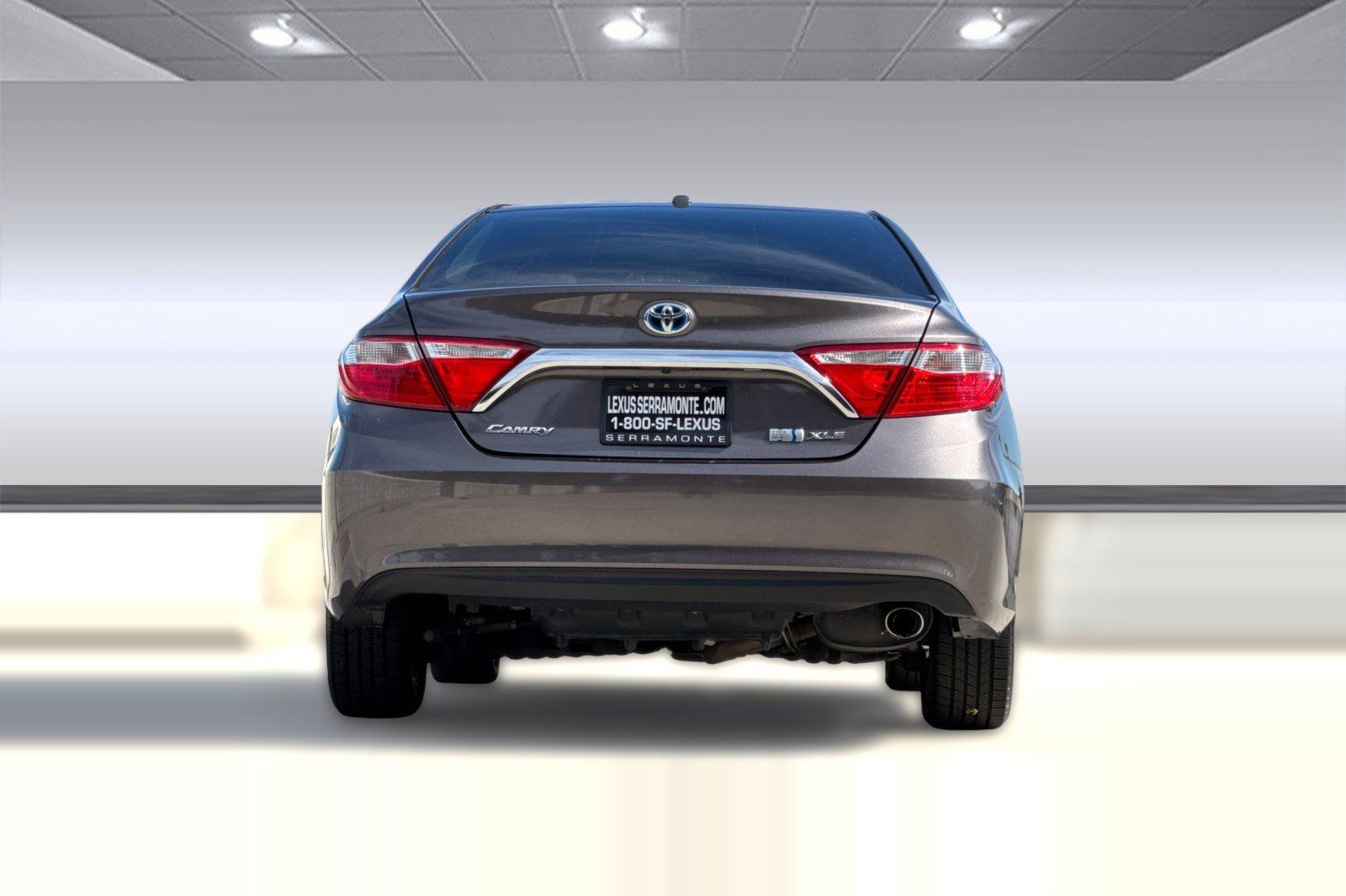 Used 2015 Toyota Camry XLE w/ Moonroof Package FWD image 9