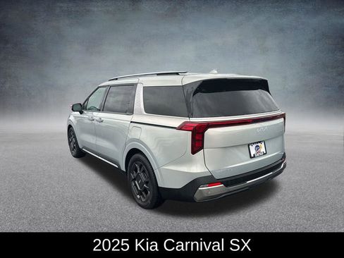 Used 2025 Kia Carnival SX FWD image 3