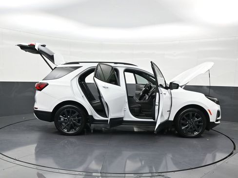 Used 2023 Chevrolet Equinox RS image 32